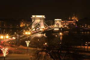 The Chain Bridge in Budapest at night