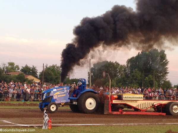 Tractor Pulling Mania