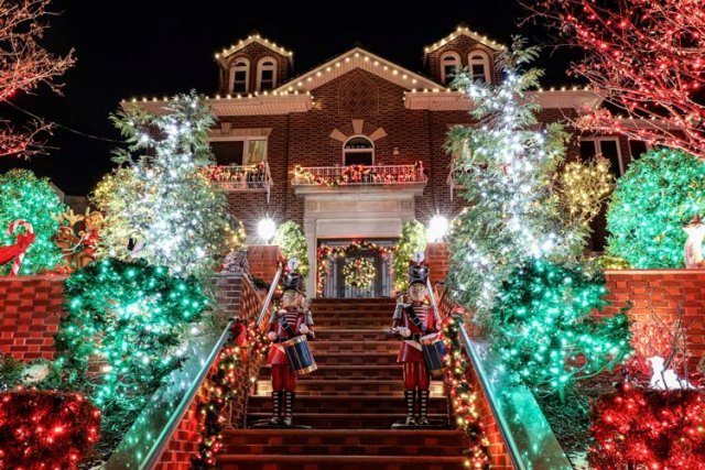 Dyker Heights Christmas Lights Tour - Luxe Adventure Traveler