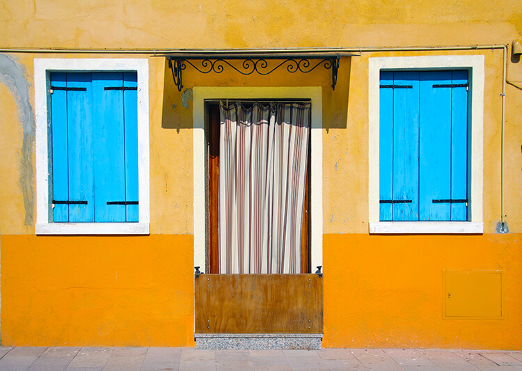 Lace and the island of Burano: an enchantment of embroidery, colors and  traditions