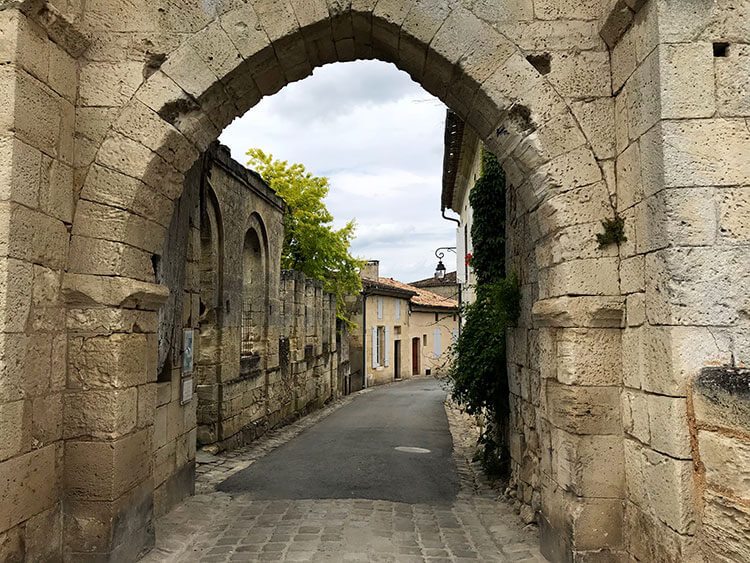 Porte Brunet gate leads to a very quiet street at the back of the village of Saint-Émilion