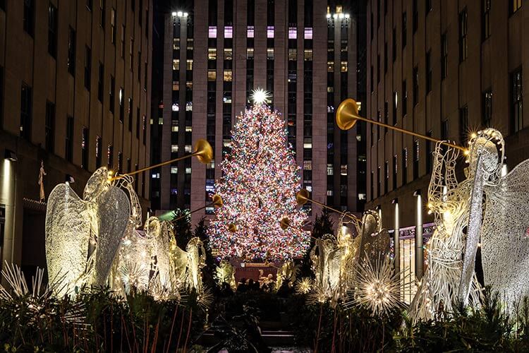 On the 2nd day of Christmas Saks Fifth Ave. Holiday Light Display - Top  Dog Tours