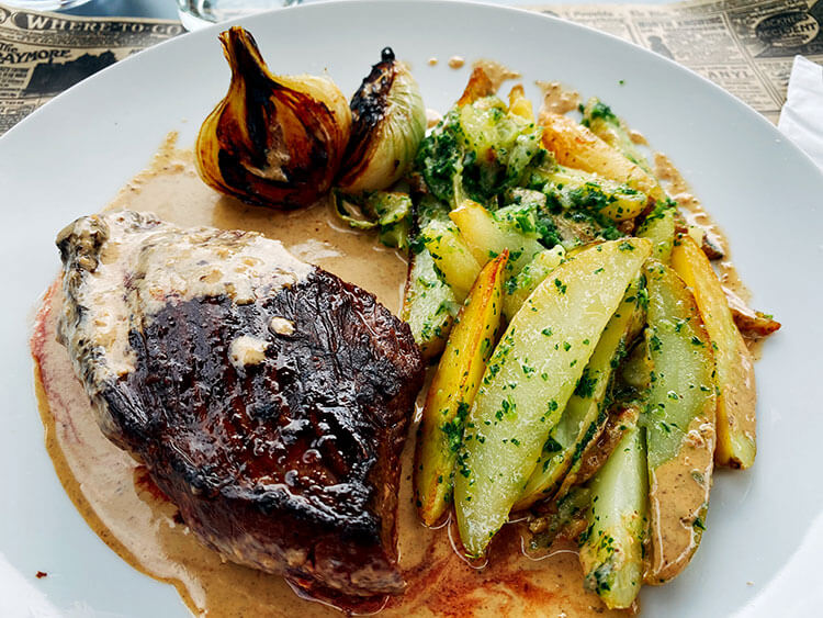 Limousin beef with Creuse potatoes at Le Cabas Creusois in Guéret